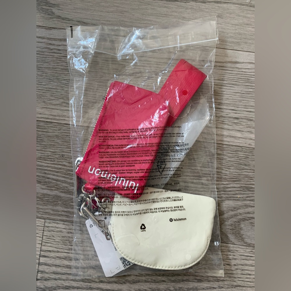 NWT Lululemon Passionate/Bone Dual Pouch pink Wristlet Keychain Wallet - Picture 7 of 7